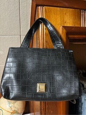 Woman’s Mondani Handbag
